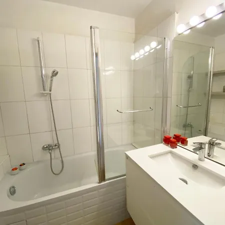 Appartement Panoramic Sea View - Air-conditioning - Balcony - Tramway - 2 Bedrooms - Wifi - Fully Equipped Kitchen